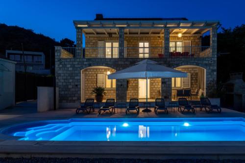 Foto Villa Sunny Oasis - Family Fun 1