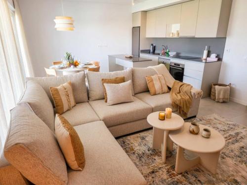 Pool - 3 min to Beach - FREE Parking - Fenced Yard
