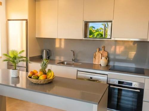 Pool - 3 min to Beach - FREE Parking - Fenced Yard