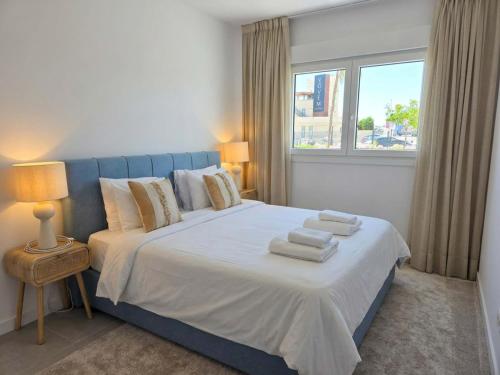 Pool - 3 min to Beach - FREE Parking - Fenced Yard