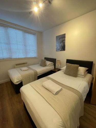 24-7 Secure City Centre Apartment with Parking for Families & Contractors photo 130