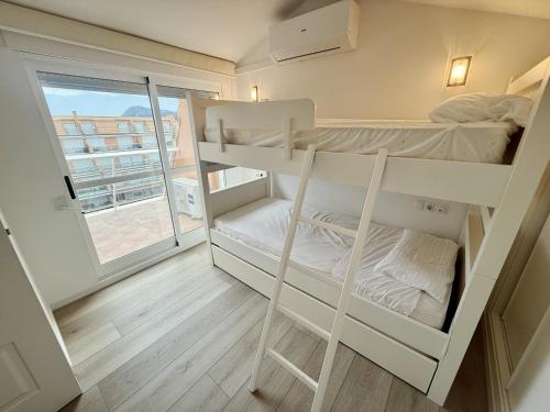 Mirador al Mar 56 by homeprive
