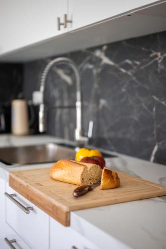 Beautiful renovated family apartment, Menton hills, 10' from city center