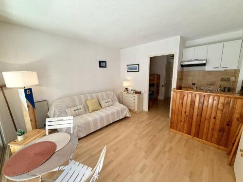 Studio Cabine à Arcachon, Proche Centre, Balcon ensoleillé, Parking, à 600m de la Plage