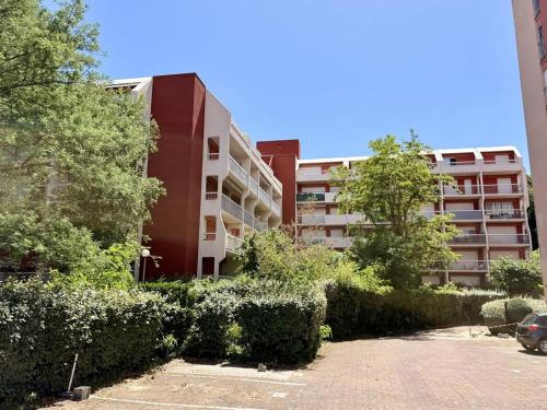 Studio Cabine à Arcachon, Proche Centre, Balcon ensoleillé, Parking, à 600m de la Plage