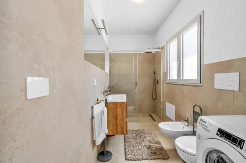 Exclusive White Residence - With Pool - Sea View
