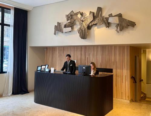 Carles Hotel — Property building