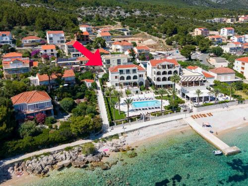 Compass Luxury Apartment