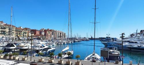 L22 Staywizus - 1 BDR Old Nice - 5 min walk sea - AC