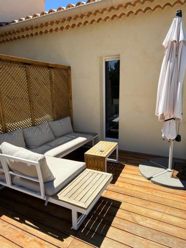 Cozy studio with air conditioning & pool & parking