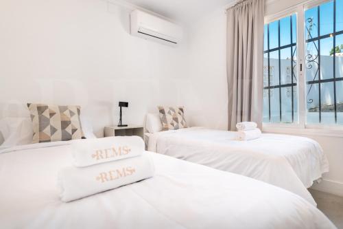 Relaxing Villa with Pool, Garden & Parking REMS