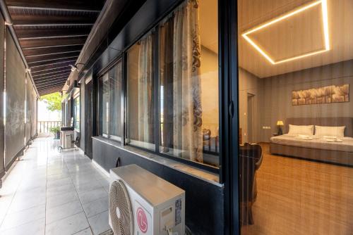 SkyGate Apartments Near Athens Airport By SEM