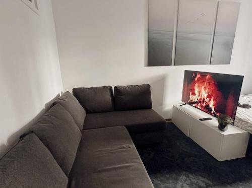 Spacious 3BR for up to 8 near U1 Vorgartenstraße