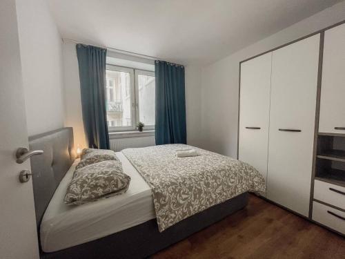 Spacious 3BR for up to 8 near U1 Vorgartenstraße