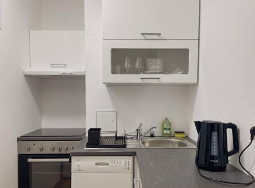 Spacious 3BR for up to 8 near U1 Vorgartenstraße