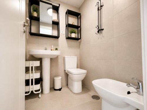 Cozy Zen ideal for couples by Edeal Homes