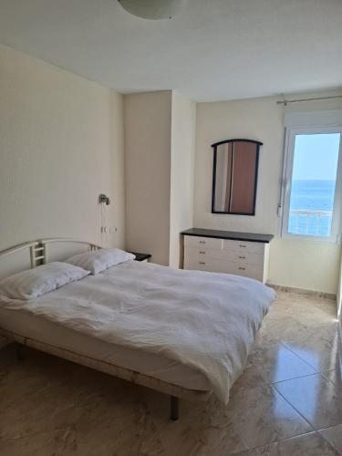 Sea-view apartment in the center of Torrevieja, close to the beach