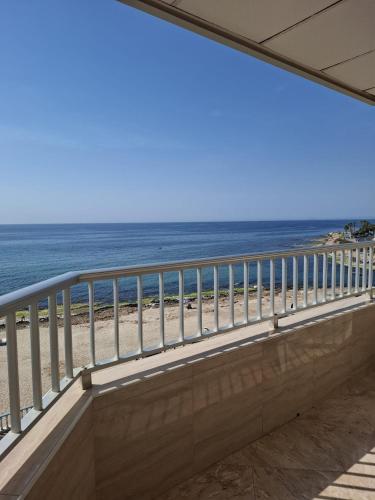Sea-view apartment in the center of Torrevieja, close to the beach