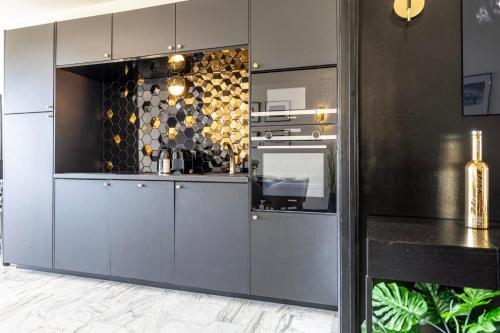 -CLR- Charming 3-Bedroom Apartment in the Heart of Cannes
