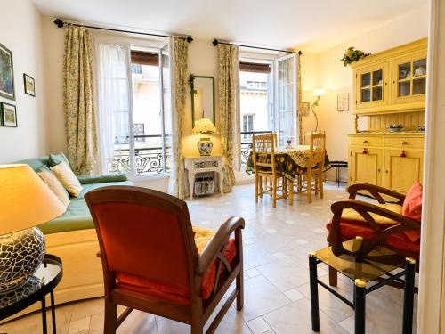 Provencal apartment - walk to beach and Palais