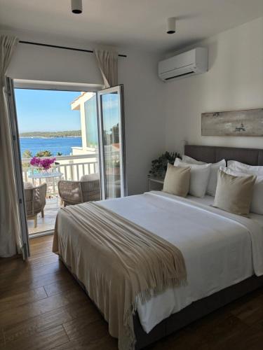 Hvar Top View Luxury room