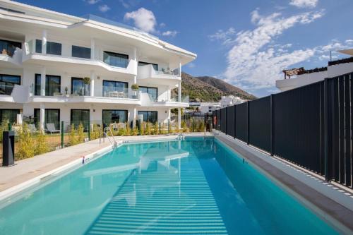 Higuerón - Luxury Apartment with Pool & Sea View in Las Lomas del Higuerón