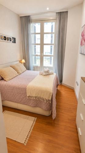 Elegant 3BR Apartment Near Calle Larios with Elevator and AC