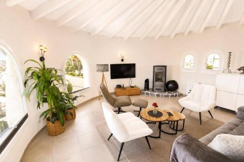 Luxury Villa with Mediterranean and Calpe City