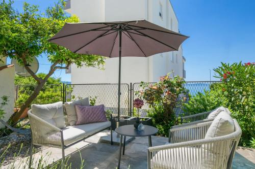 Apartments by the sea Podstrana, Split - 15963