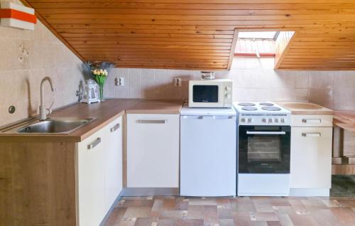 Cozy Apartment In Crikvenica With Wifi