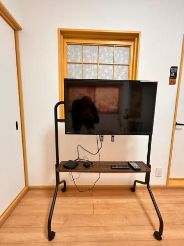 Urban Single-Family Villa 5-Minute Direct JR Access to Tennoji 13-Minute Direct Access to Namba 5-Minute Walk from Hiranoya Station on the Tanimachi JR Double Line 33 Minutes to Nara
