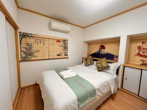 Urban Single-Family Villa 5-Minute Direct JR Access to Tennoji 13-Minute Direct Access to Namba 5-Minute Walk from Hiranoya Station on the Tanimachi JR Double Line 33 Minutes to Nara
