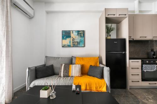 Glimmer 2-Bedroom Apartment in Athens