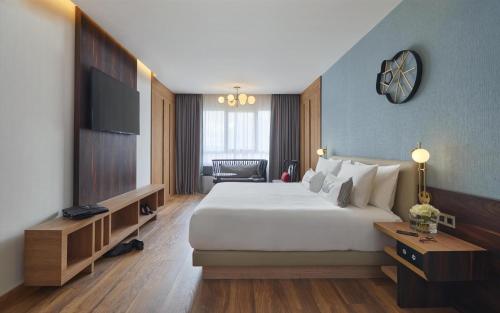 Hyatt Centric Gran Via Madrid photo 98