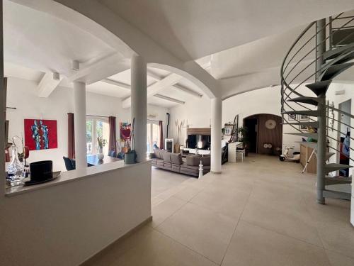 Charmante villa avec piscine et grand jardin