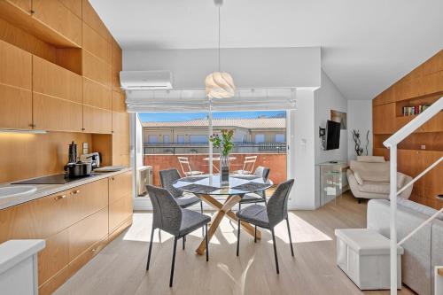 Last Floor Sea View At Victoria Palace - Happy Rentals