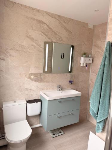 Homestay room, 7 min from downtown Reims