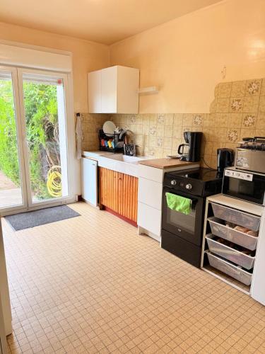 Homestay room, 7 min from downtown Reims