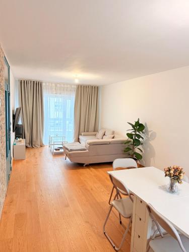 Homestay room, 7 min from downtown Reims