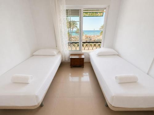 Terraza de Ensueño frente a la Playa del Postiguet by Turihome