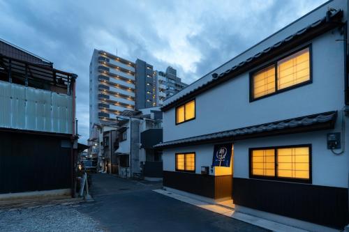 鶴Inn 花園町駅徒歩6分 難波 心斎橋 梅田へ直通 贅沢な和モダン一軒家 遠山居