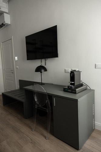 Almea Florence