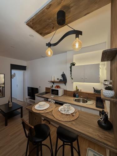 Appartement lumineux climatisé proche rempart