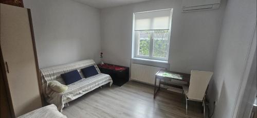 Peaceful and centrally-located with free parking