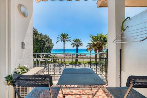 Charming studio with balcony & Sea view