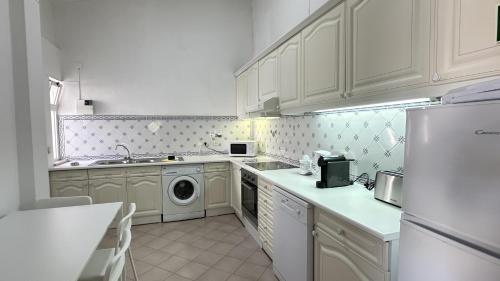 Rosa - Private Pool - 8 Pax - Albufeira