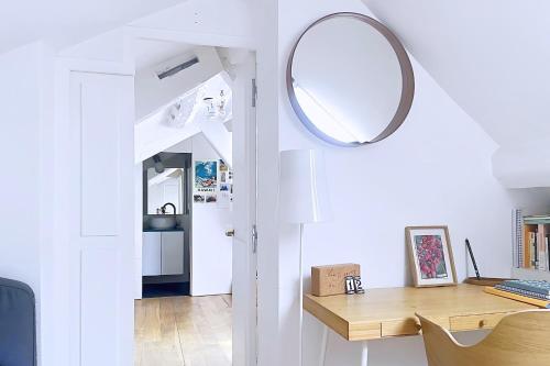 Charming Duplex Place des Vosges
