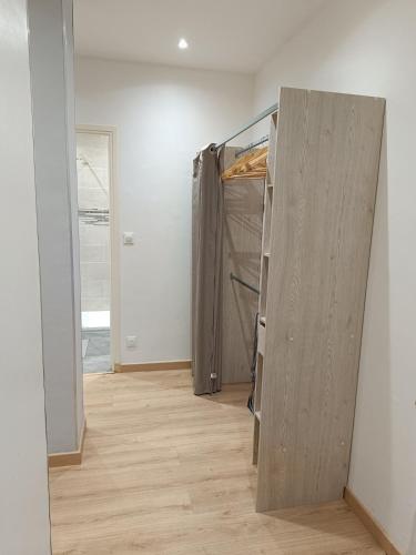 Garibaldi Studio near Port and Place du Pin Nice