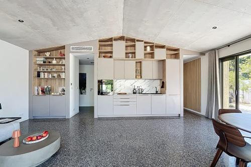 Contemporary villa with pool in Trinité