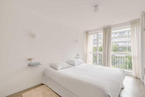 Modern 1BDR 2P flat with a balcony – Ménilmontant